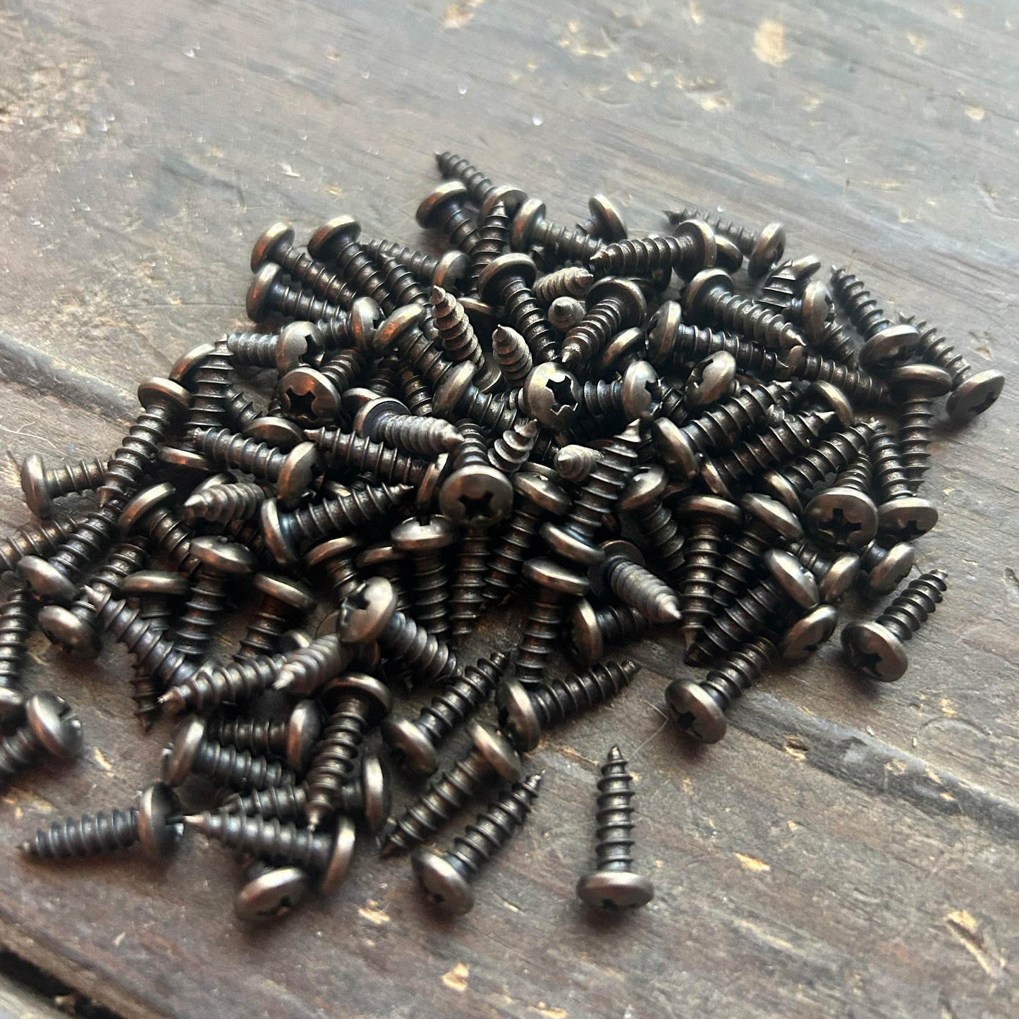 Antique Style Pan Head Screws - #6-18 x 1/2" Screw